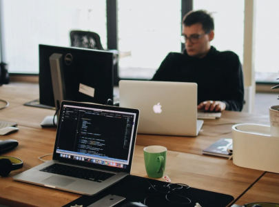 白鯨外貿(mào)網(wǎng)站建設(shè)為您分享：建設(shè)一個(gè)網(wǎng)站的費(fèi)用由哪些組成？